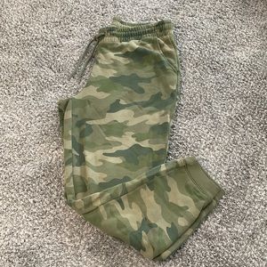 Old Navy camo jogger sweatpants
